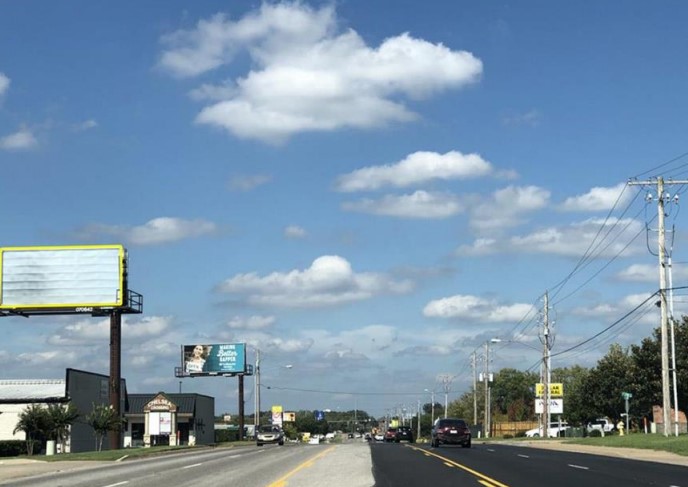 Walton Blvd W/S, 0.40 mi S/O SH 102, Bentonville, AR, NB, S/F Media