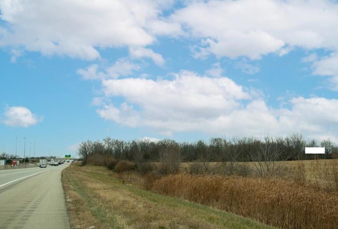 n/s I-70, 1.2 W I-75 exit F/E Media