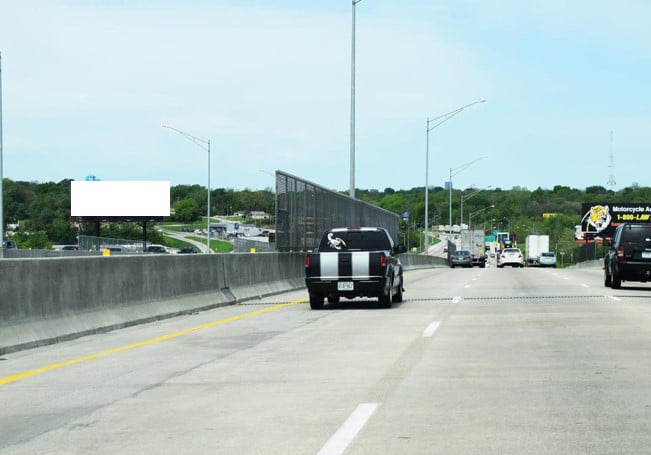 Location photo for E 32nd St near On 40HWY at Rock and Brick EB, East Side (KCMO)