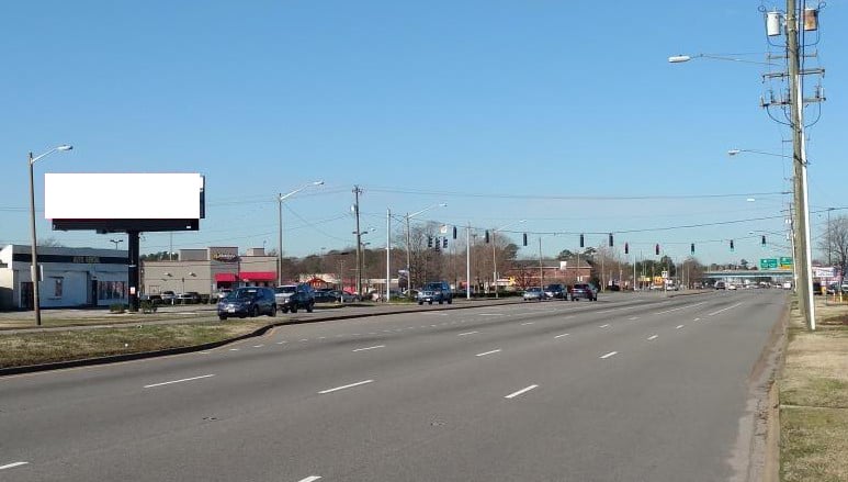 5901 E VIRGINIA BEACH BLVD 135 ft E/O GLEN ROCK RD SS Media
