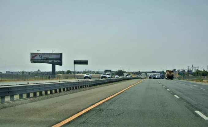 I-215 E/L 1.3 mi. S/O Van Buren Blvd Media