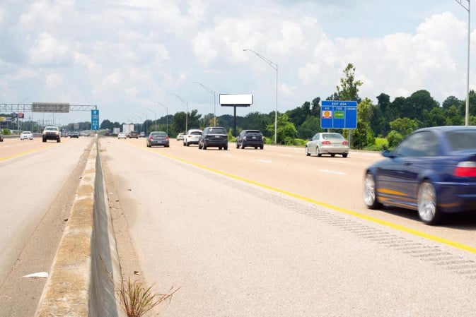 N/L I-240 2500 ft e/o Airways F/E Media