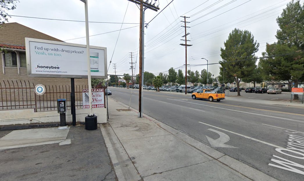 Location photo for Oxnard St near Reseda Station, Tarzana (Los Angeles)
