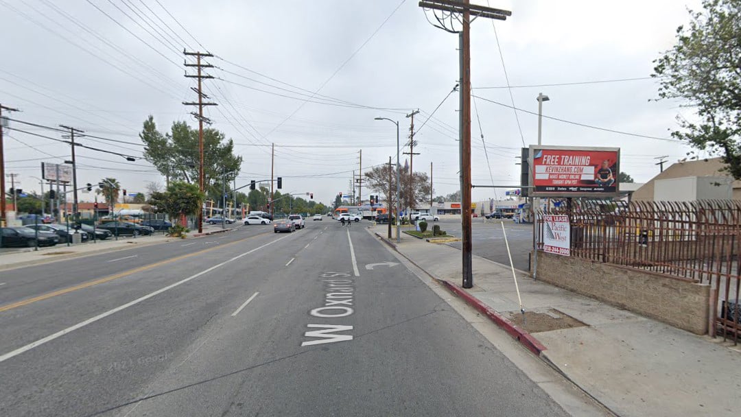 Location photo for Oxnard St near Reseda Station, Tarzana (Los Angeles)