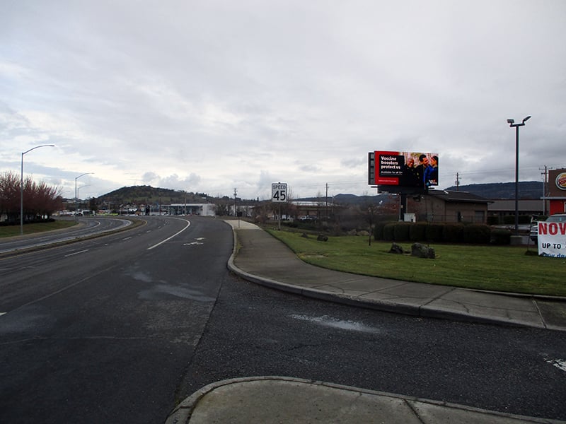 E/L CRATER LAKE HWY 770 FT N/O DELTA WATERS RD S F/S Media