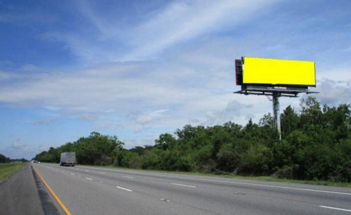 S/S of IH-10, 2900 feet E/o Fabacher Rd. Overpass, W/F Media