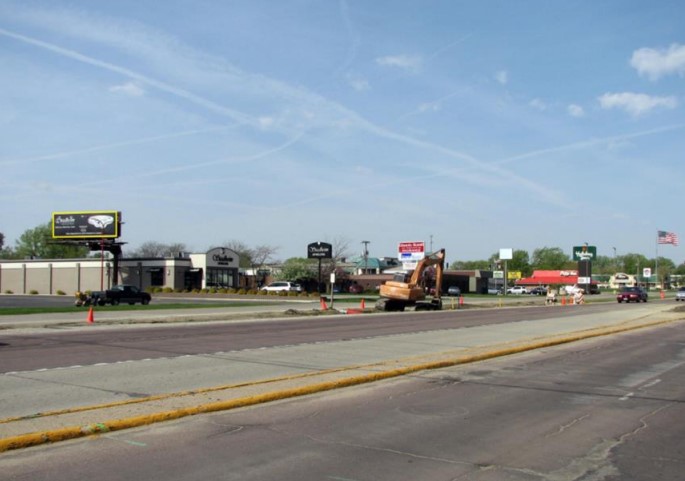 Location photo for 4th St SW near Frontage Rd. SW and Briarstone Dr. (Perkins) (Mason City)