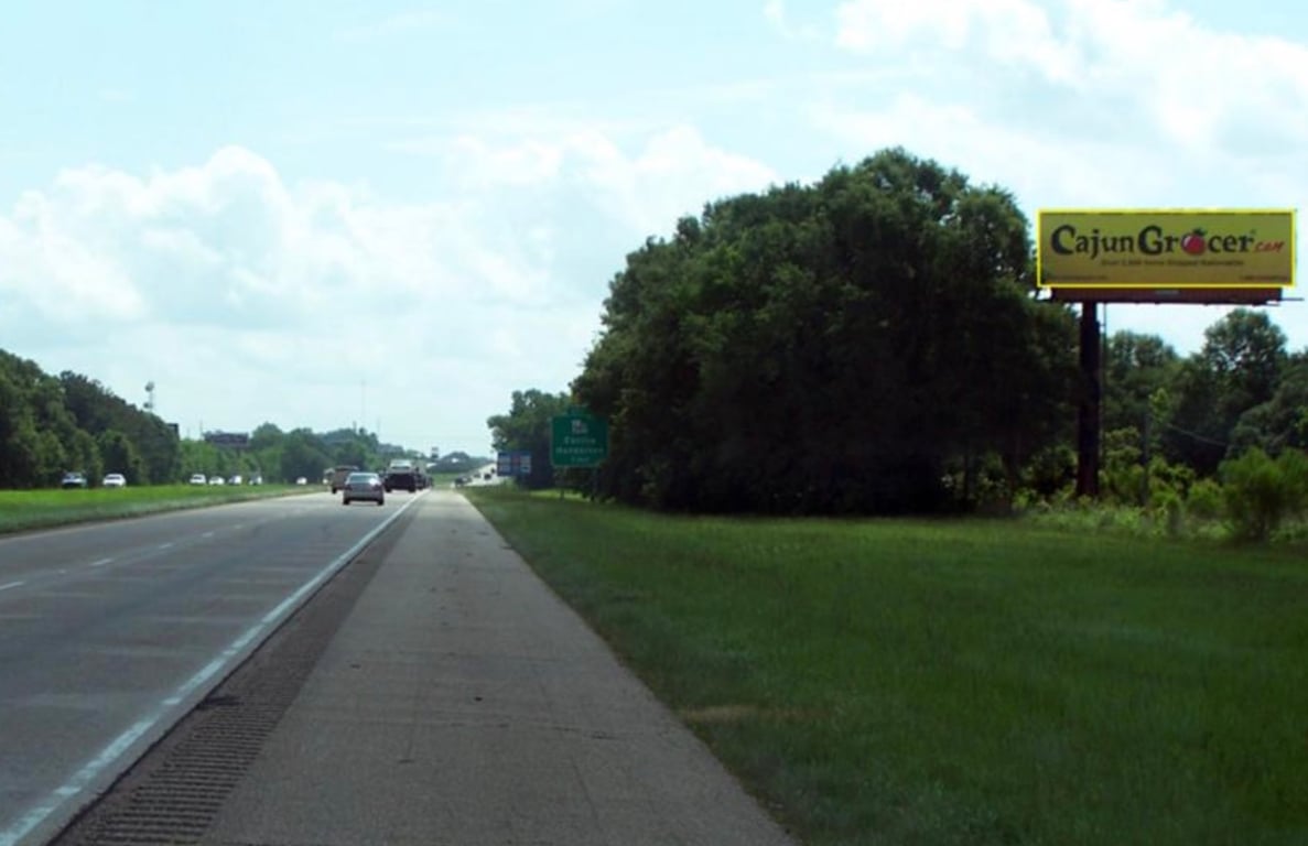 S/S I-10 E/O BORDELON RD, LOC 3 F/W IND Media