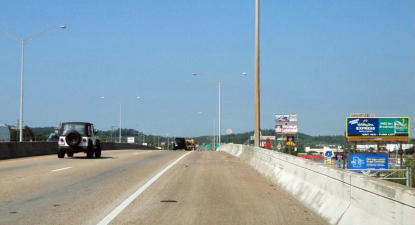 Location photo for N Frontage Rd near Interstate Crossing Shopping Center (Meridian)