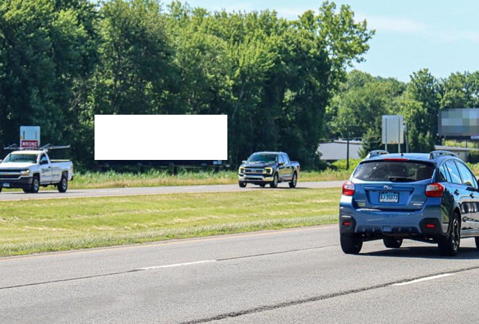 I-91 1,700 ft S/O Exit 16 E/S F/N Media