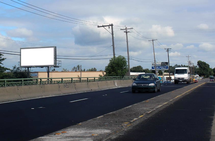 MLK Jr Blvd 10 ft N/O N Dyke/Columbia Slough WS F/S-1 F/S Media