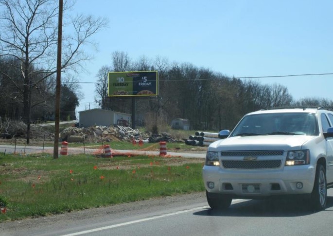 HWY 109 E/S 2.2 MILES N/O LEBANON RD F/N Media