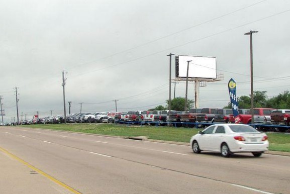 Location photo for Denton Hwy near Dogs Rule Resort (Fort Worth)