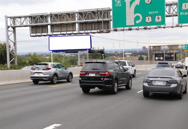 Location photo for 29th St near North Bergen Park/Ride Lot at Bus Stop Opposite T (North Bergen)