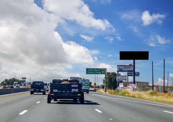 W/L I-5 1270' N/O Roth Rd F/N Media