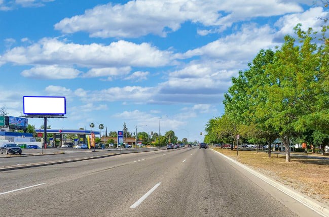 Clovis 100 ft S/O Ashlan W/S F/S Media