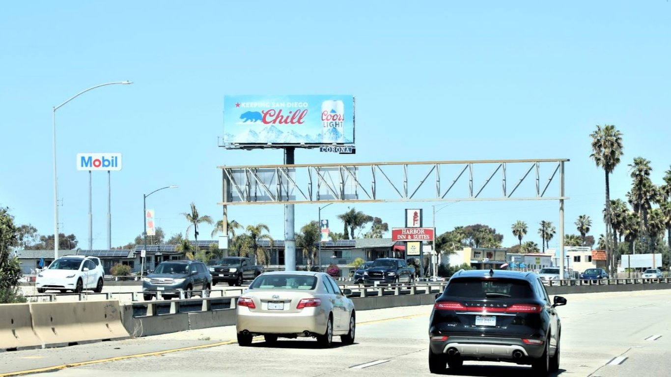 5 Fwy n/o san Luis Reys Dr. Media