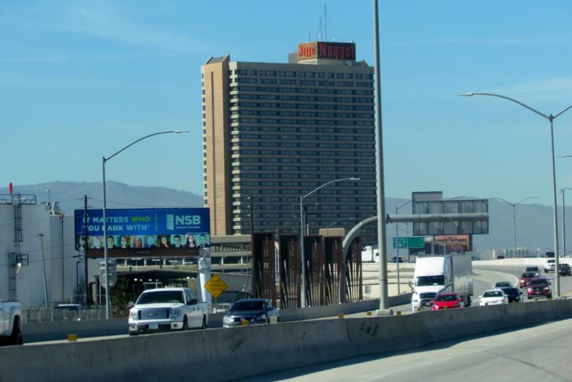 I 80 E SS 1mi W/O McCarran Blvd F/E Media