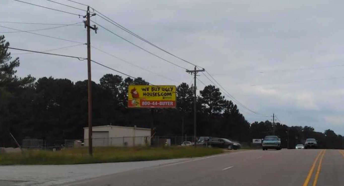 3635 US 15-501(HAWKINS AVE) 1.5 mi N/O US 1 WS Media