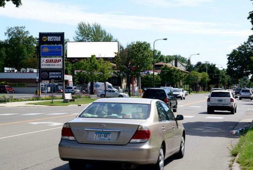 Location photo for Snelling Ave N near Institute For Global Citizenship, Snelling Hamline (St Paul)