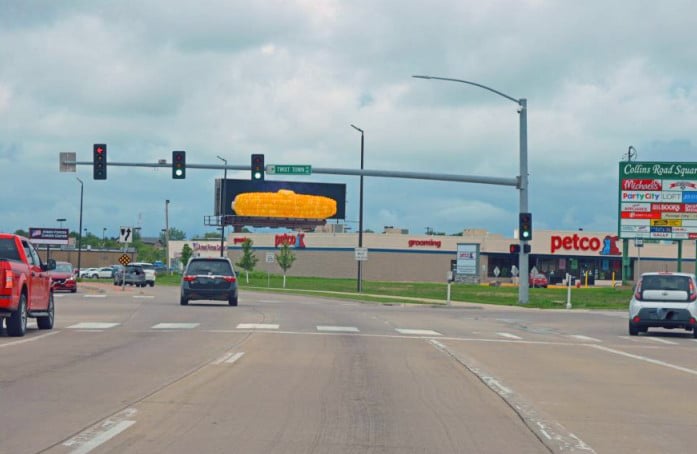 130 COLLINS RD NE F/E Media