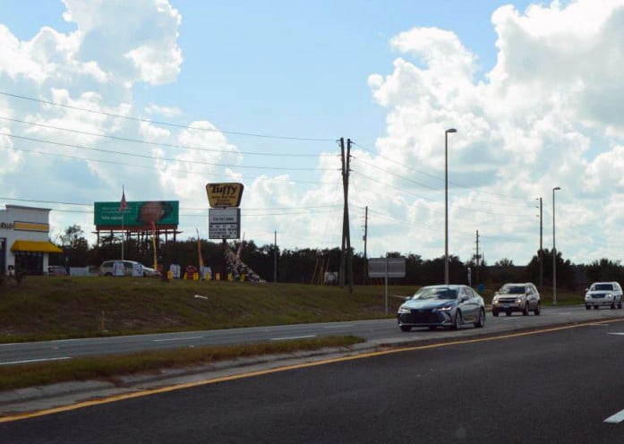 US 19 E/S 1.3 MI N/O CO. LINE RD Media