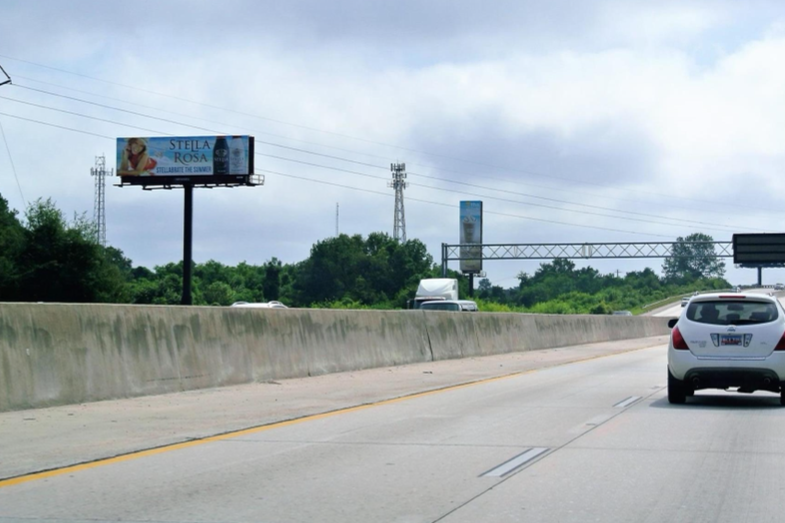 Location photo for Goer Dr near Martha Dr / Budds Ave (North Charleston)