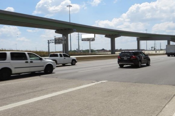 Location photo for Walton Walker (Loop 12) ES 400ft N/O Airport Fwy F/N - 3