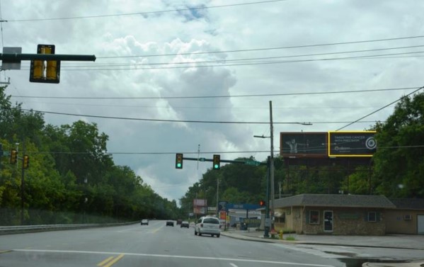 Dayton Blvd 0.3 mi N/O Memorial Dr WS Media