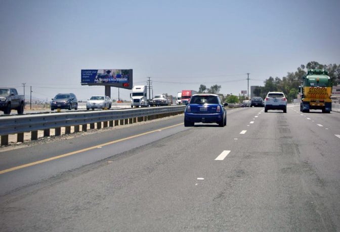 I-215 EL 1.1 MI N/O NUEVO RD. Media