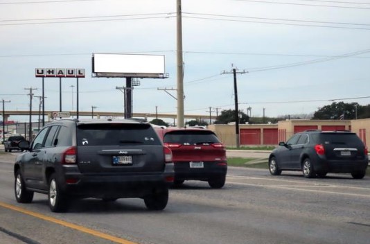 Location photo for W US Hwy 90 near Gunsmoke Between Landing & Skolou, Lackland Terrace (San Antonio)