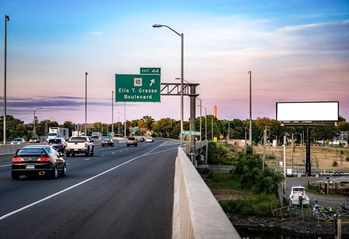 I-95 300 ft S/O Kimberly Ave E/S F/S Media