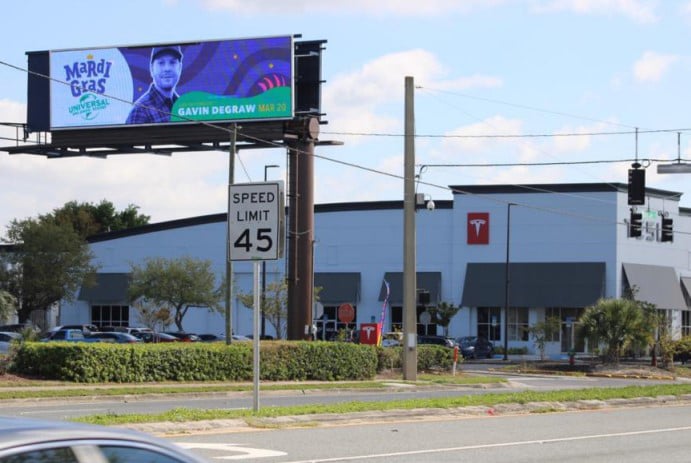 Location photo for W Sand Lake Rd near Hookah Outlet (Pine Castle)