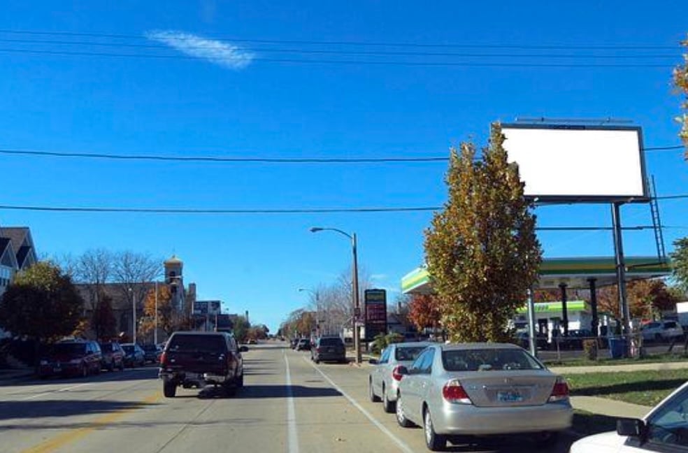 Location photo for W State St near Campus Town West, Avenues West (Milwaukee)
