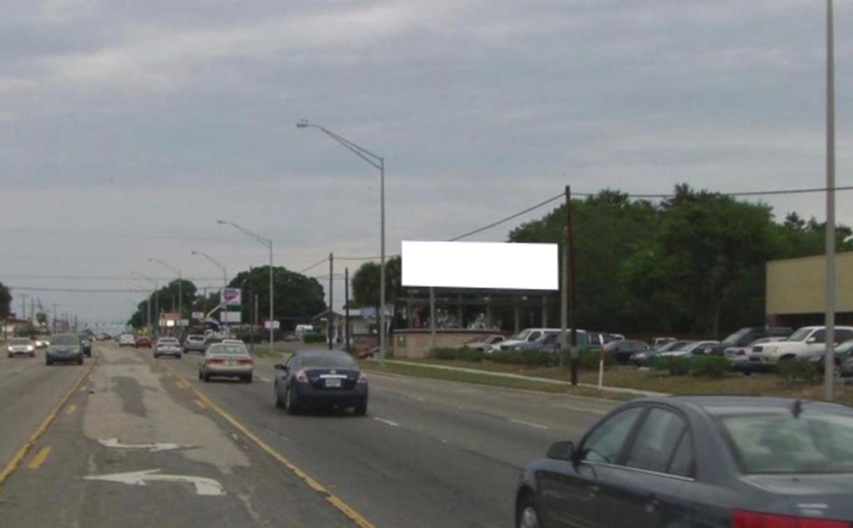 Us-41 .30 mi N/O Us-301 E/S F/S Media