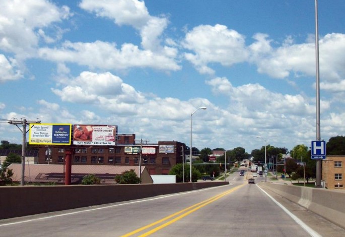 Location photo for 8th Ave S near Library (Clinton)