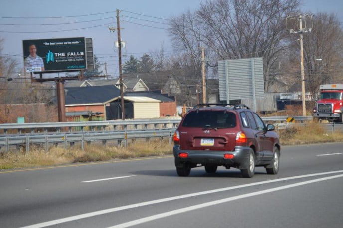 I-180 & E. 3RD ST @ RAILWAY ST E/B Media