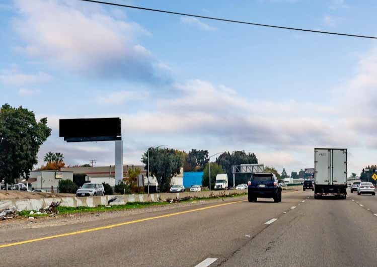 Highway 99 900 ft S/O Carpenter Road Overpass (Briggsmore Ave) (E/L) F/NW Media