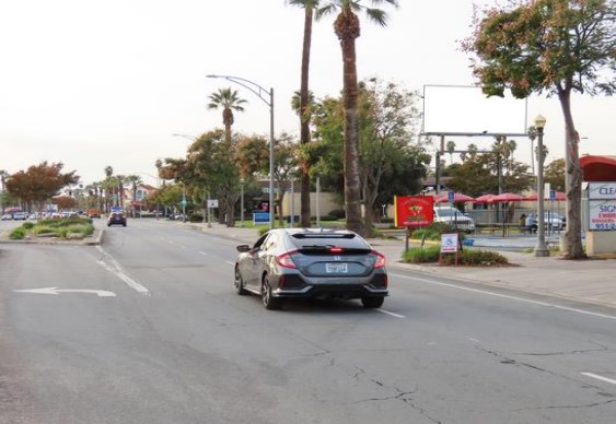 Location photo for University Ave near Chicago + University, University (Riverside)