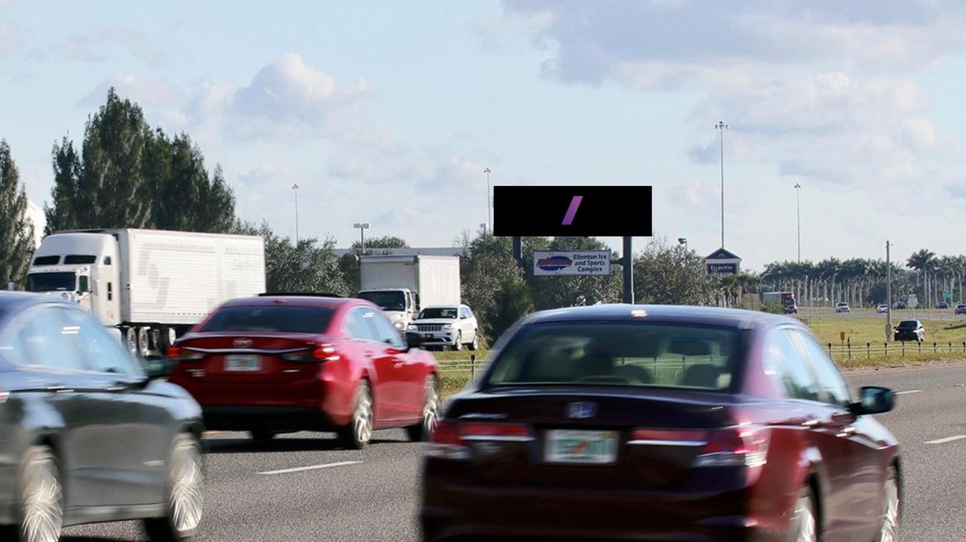 I-75/Premium Outlet Mall, .6 mi n/o US 301 E/S F/N Media