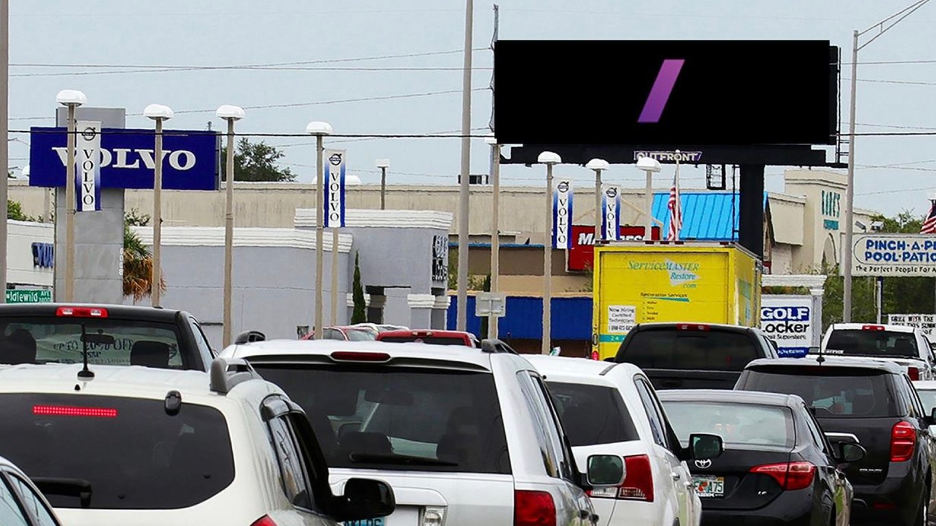 Dale Mabry Hwy .50 mi N/O Hillsborough Ave WS F/S Media