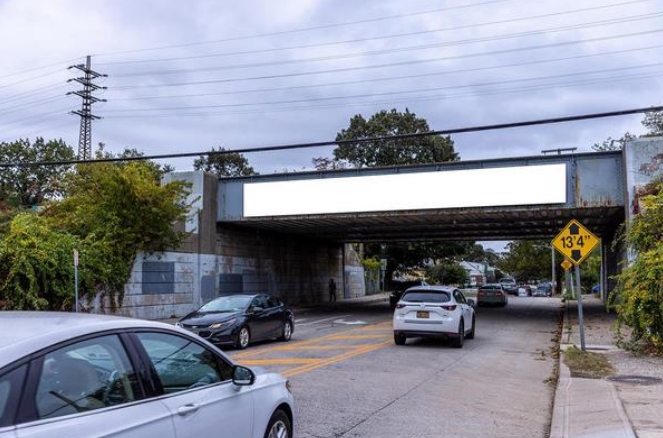 Location photo for S Terrace Pl near Sunglass Hut (Valley Stream)