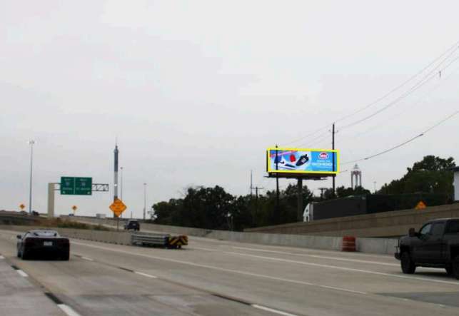 SH-360 W/S 750 FEET N/O LAMAR Media