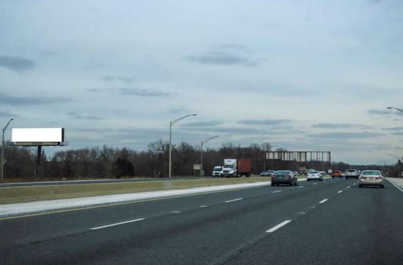 Location photo for N Frontage Rd near Oldfield Oaks Dog Park (Darien)