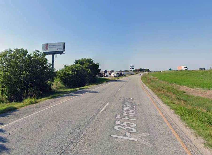 I-35 500 N/O FM 372 Media