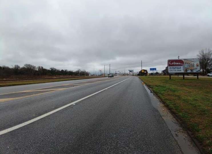 W/S HWY 6, 50' N/O 9TH ST F/N R/H