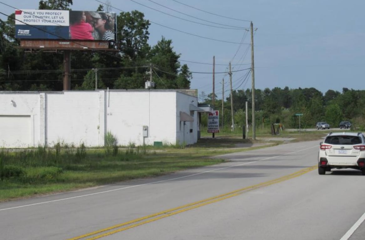 1600 WILMINGTON HWY (US 17S) 0.25 mi N/O BLUE CREEK SCHOOL RD WS Media