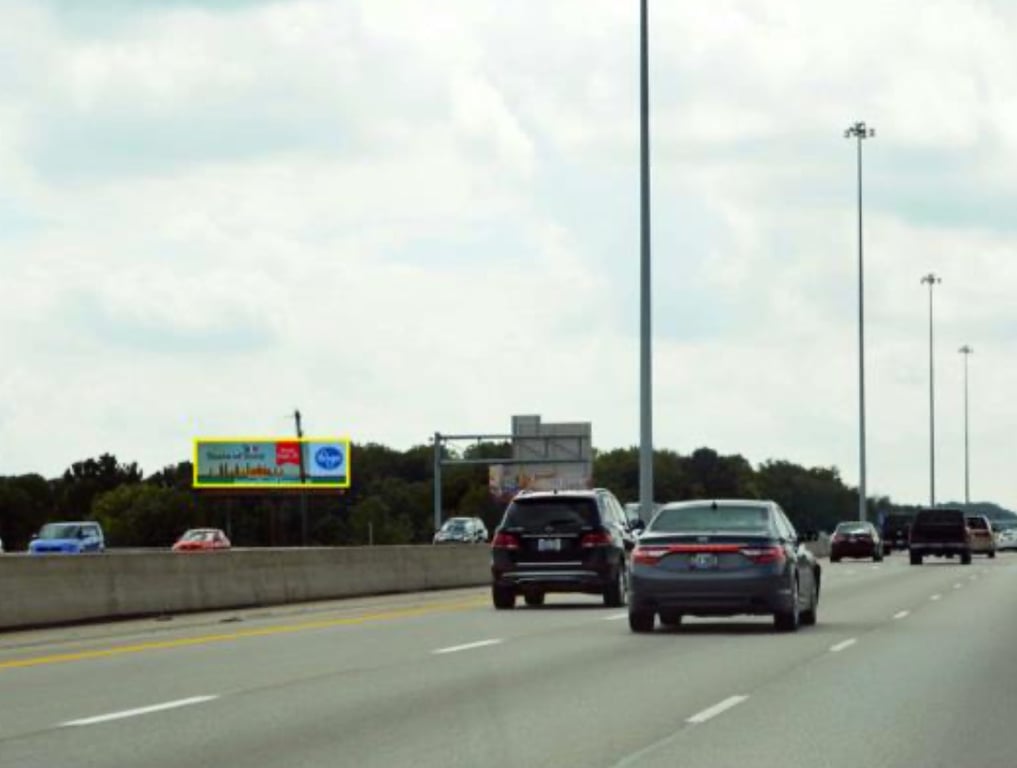 Location photo for Mason Rd near Sunglass Hut (Monroe)