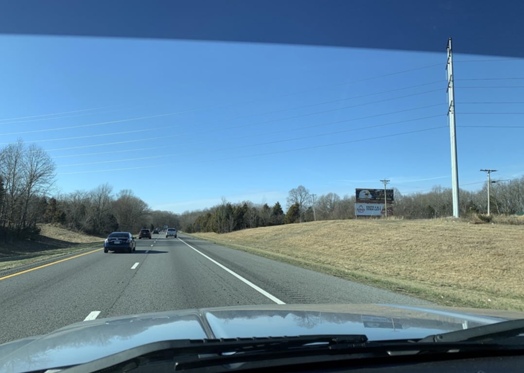 N/S I-24 NORTH OF EXIT 11 IB TOP Media