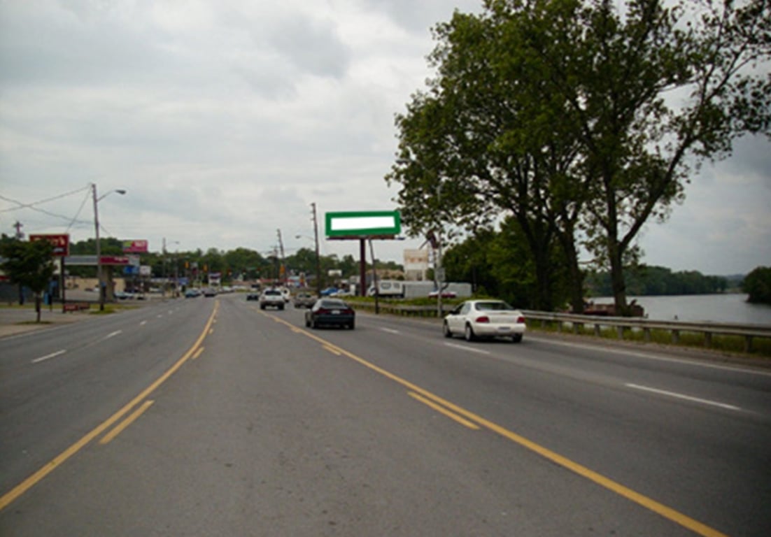 W/S RIVERSIDE 100'S/O CRSLND O/B Media